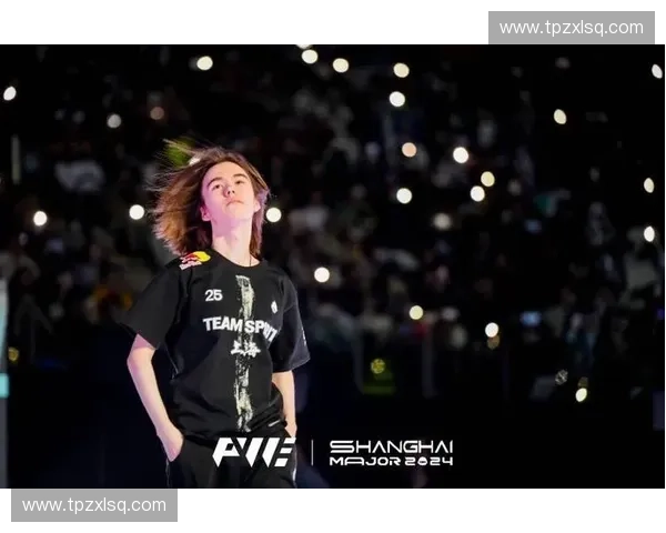 LOL选手张哲以坚韧意志崛起讲述电竞青春奋斗传奇故事